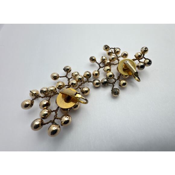 Vintage 1950s Hand-Wired Gold Bead Cluster Earrings - Picture 4 of 7